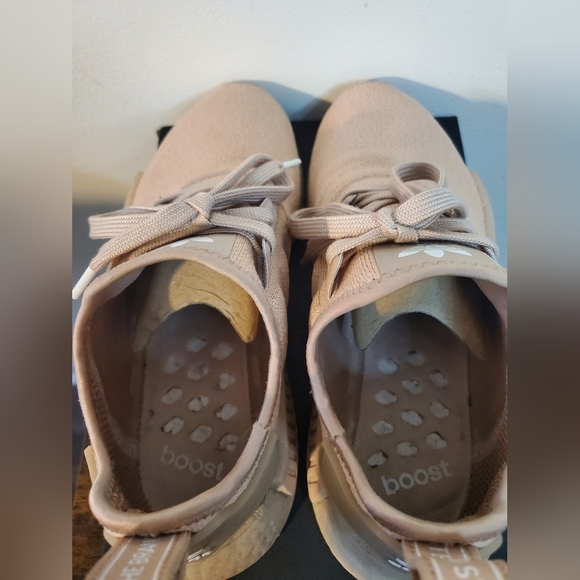 Womens Adidas NMD_R1 Shoes Ash Pearl Size 8 - Picture 9 of 16